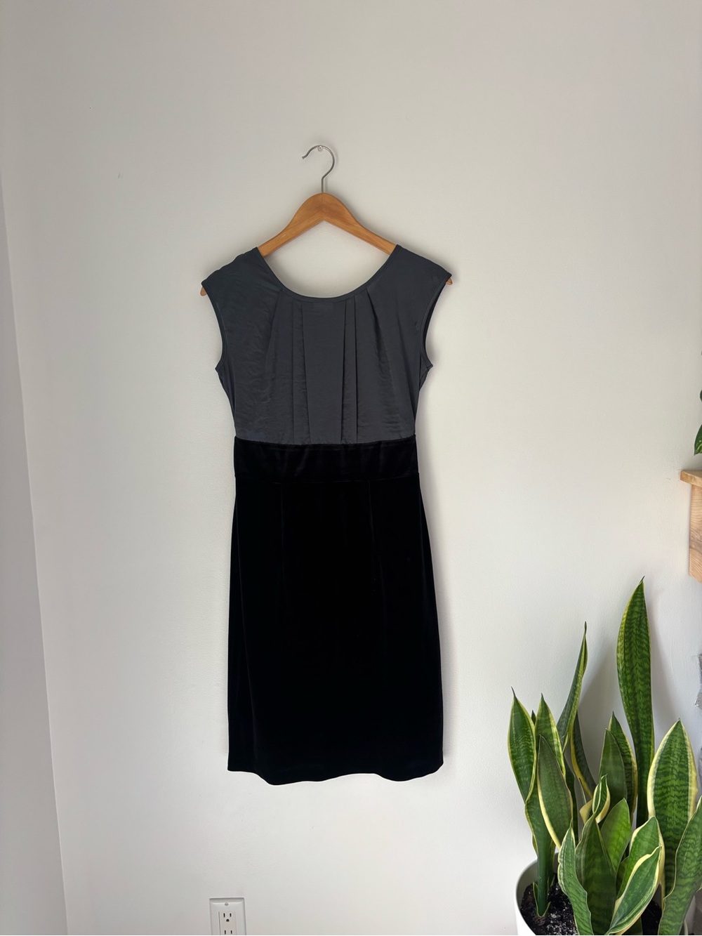 AB Studio Charcoal and Black Cap-Sleeve Midi Dress